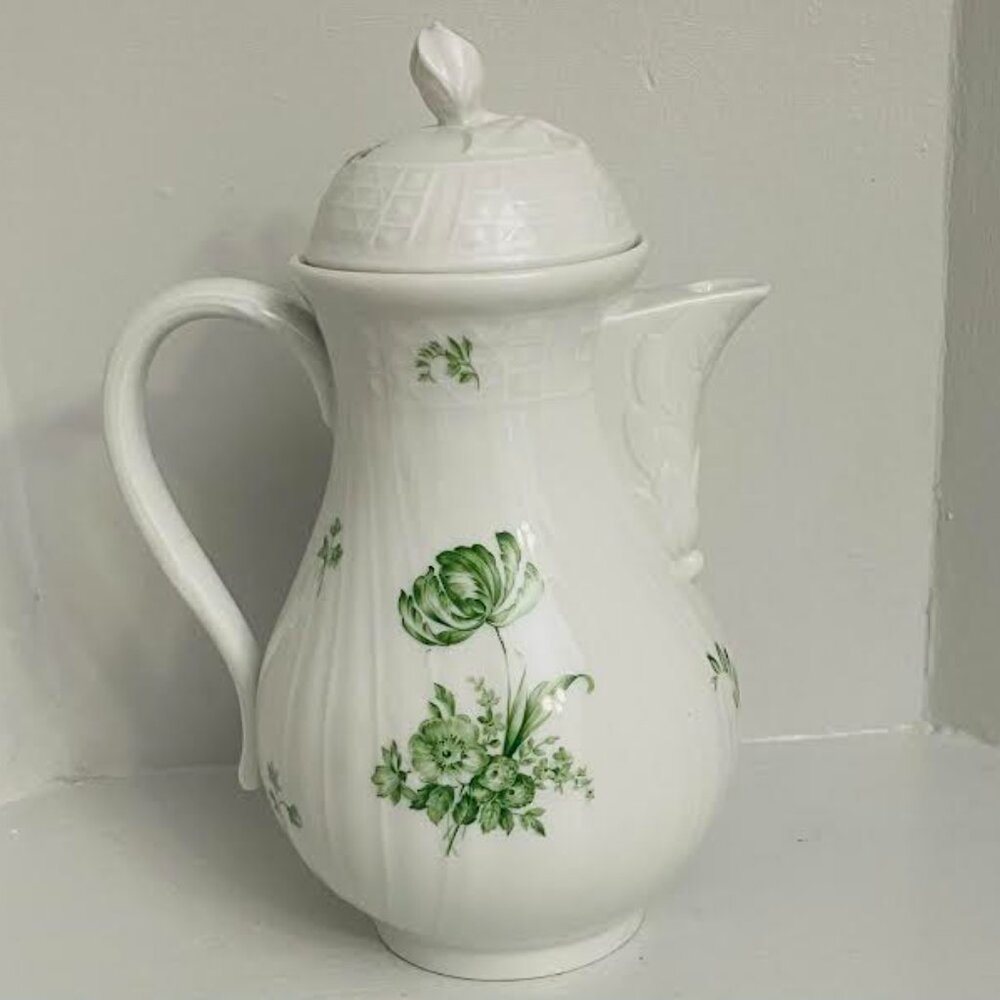 Beautiful Lorenz Hutschenreuther Dresden Tea/Coffee Pot with Lid Vintage Teaware